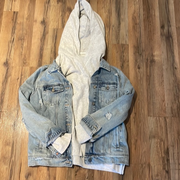 SOLD Abercrombie Hoodie - Picture 2 of 3